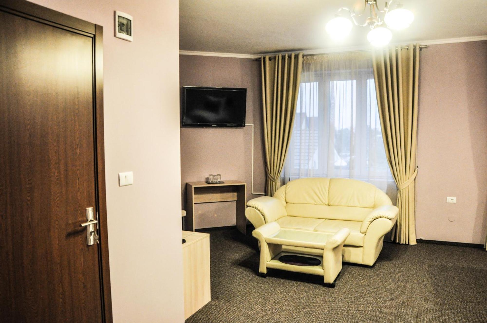 Pensiunea Sangria Blue Arad Exterior photo